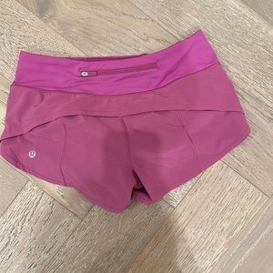 Women’s Lululemon Running Shorts “2.5